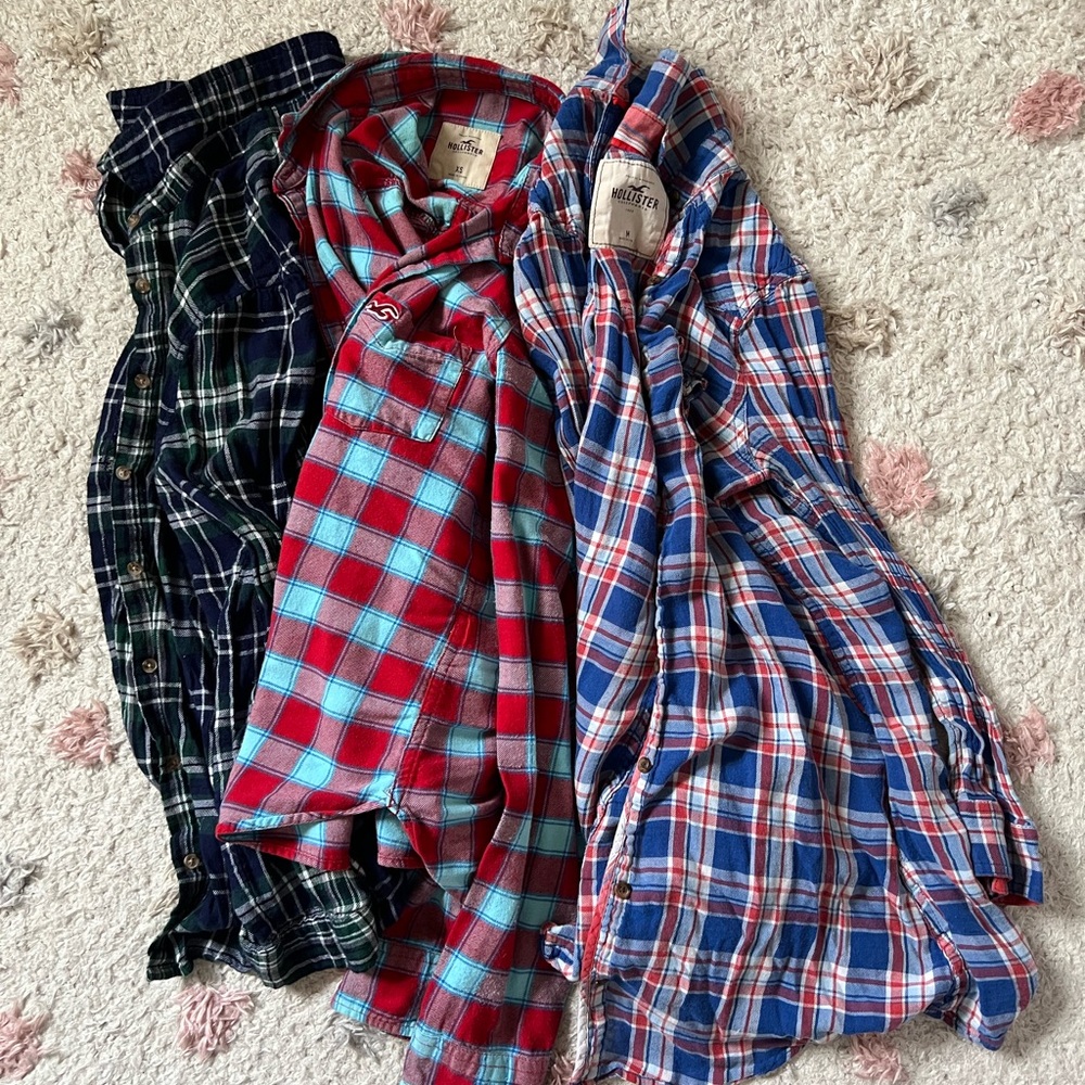 Hollister Plaid Button Down Shirts